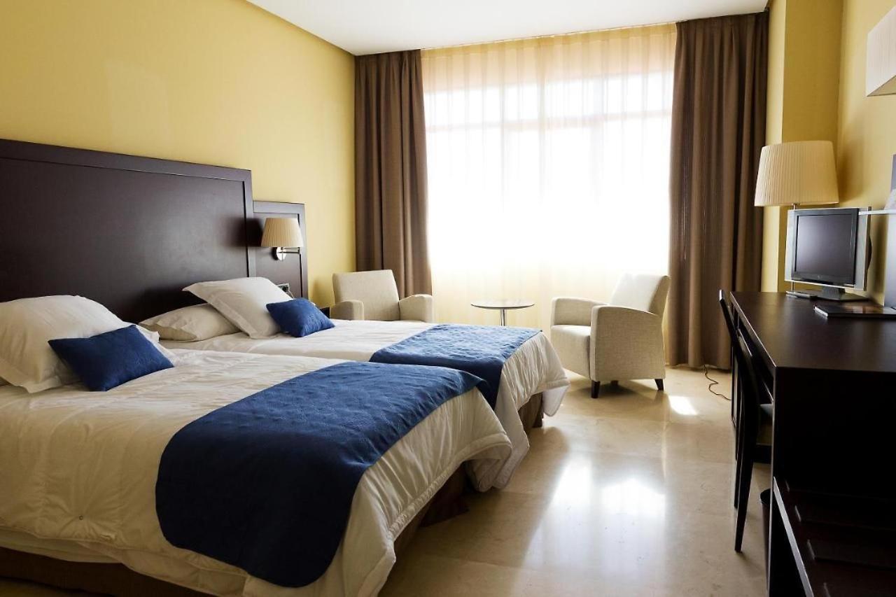 Hotel Puerta De Sahagun Ngoại thất bức ảnh